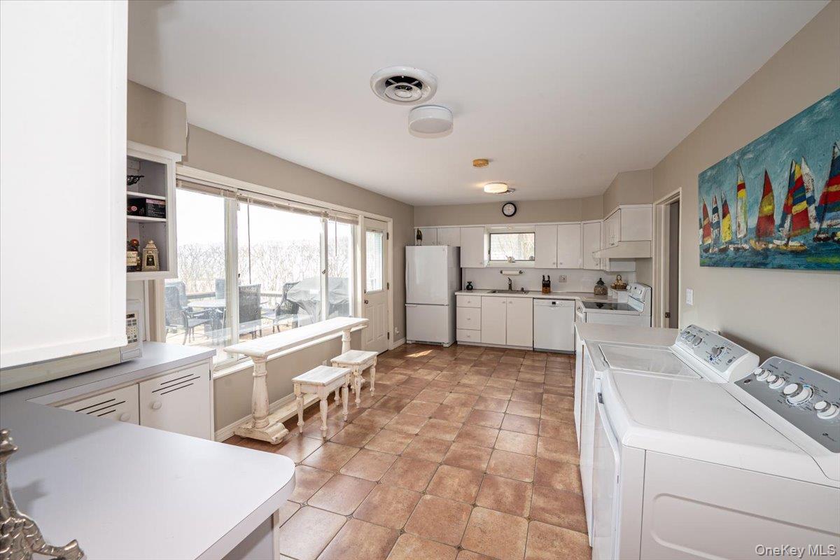 2 Shore Road Property Photo 13