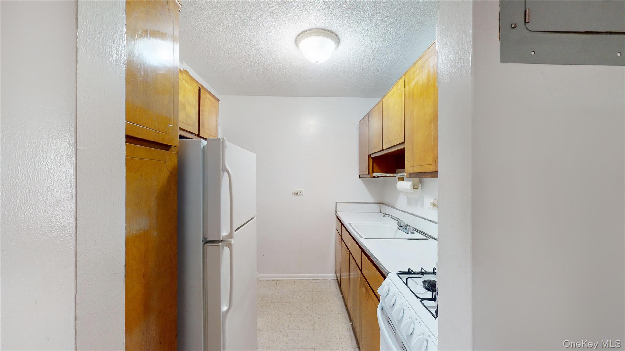 34-43 60 Street 2b Property Photo 5
