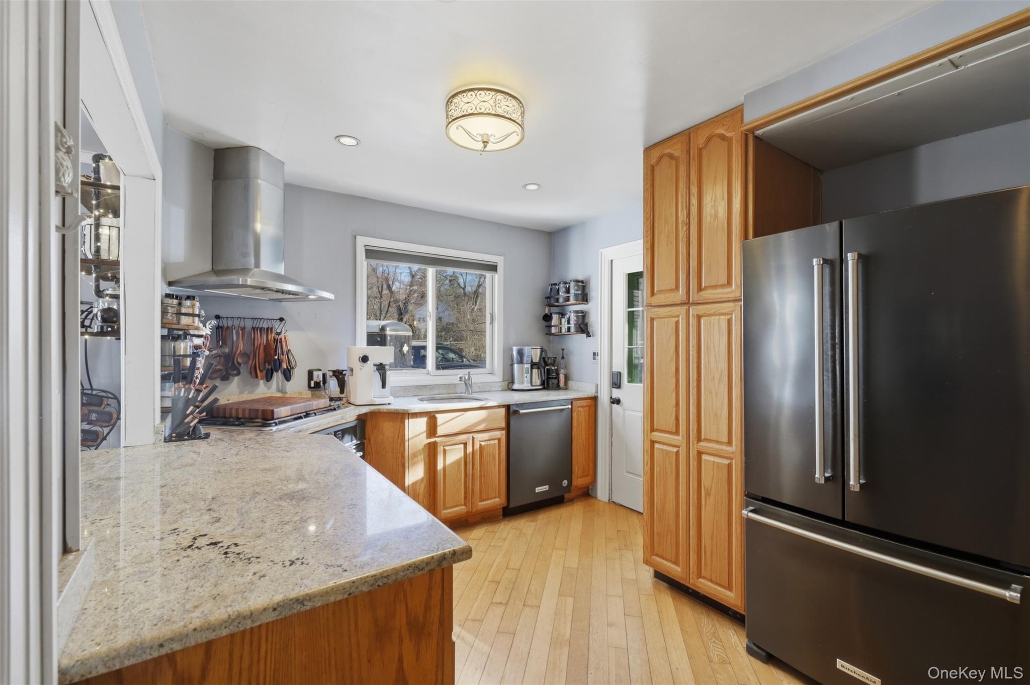 203 Lake Shore Drive Property Photo 5