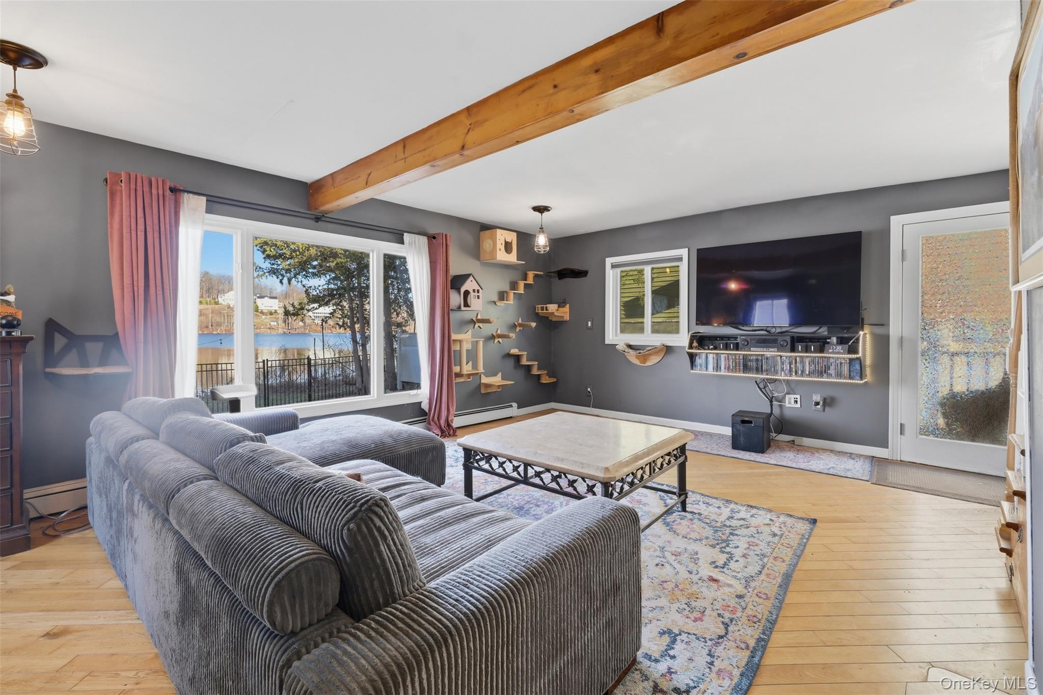 203 Lake Shore Drive Property Photo 10