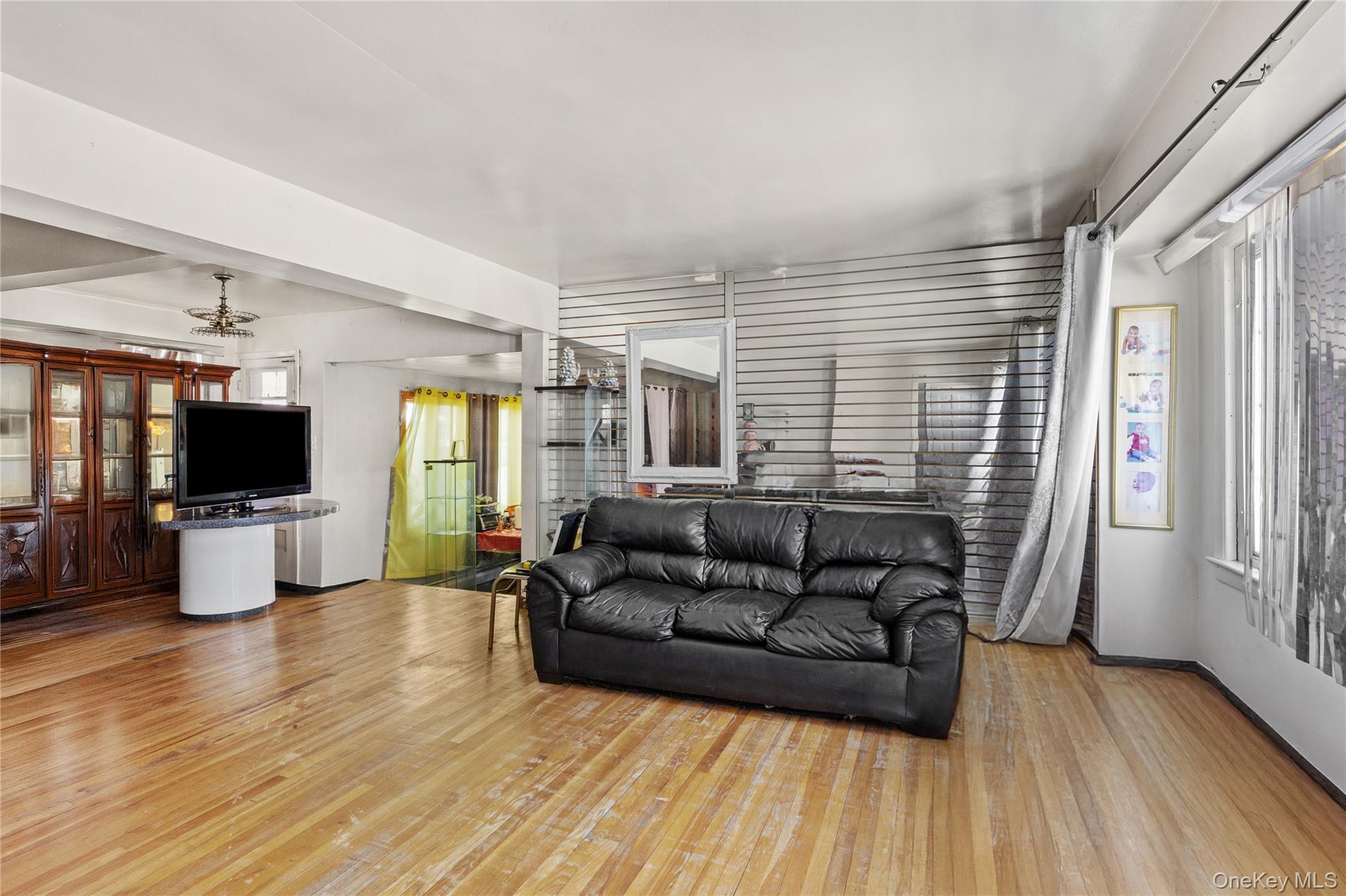 358 Litchfield Avenue Property Photo 2