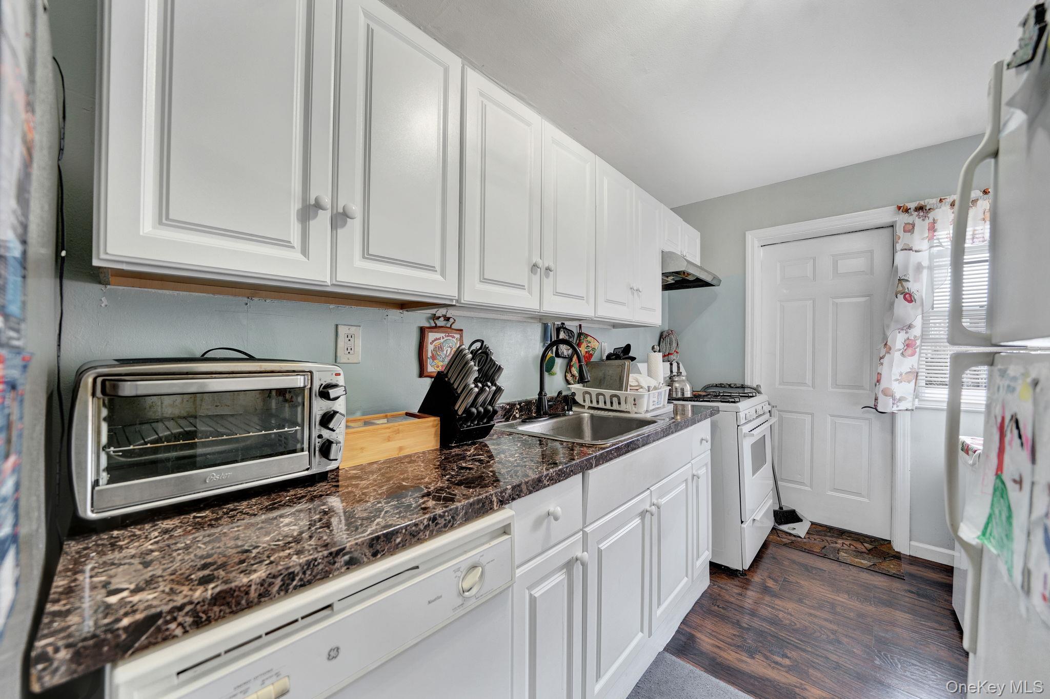 1570 Grand Avenue #24 Property Photo 12