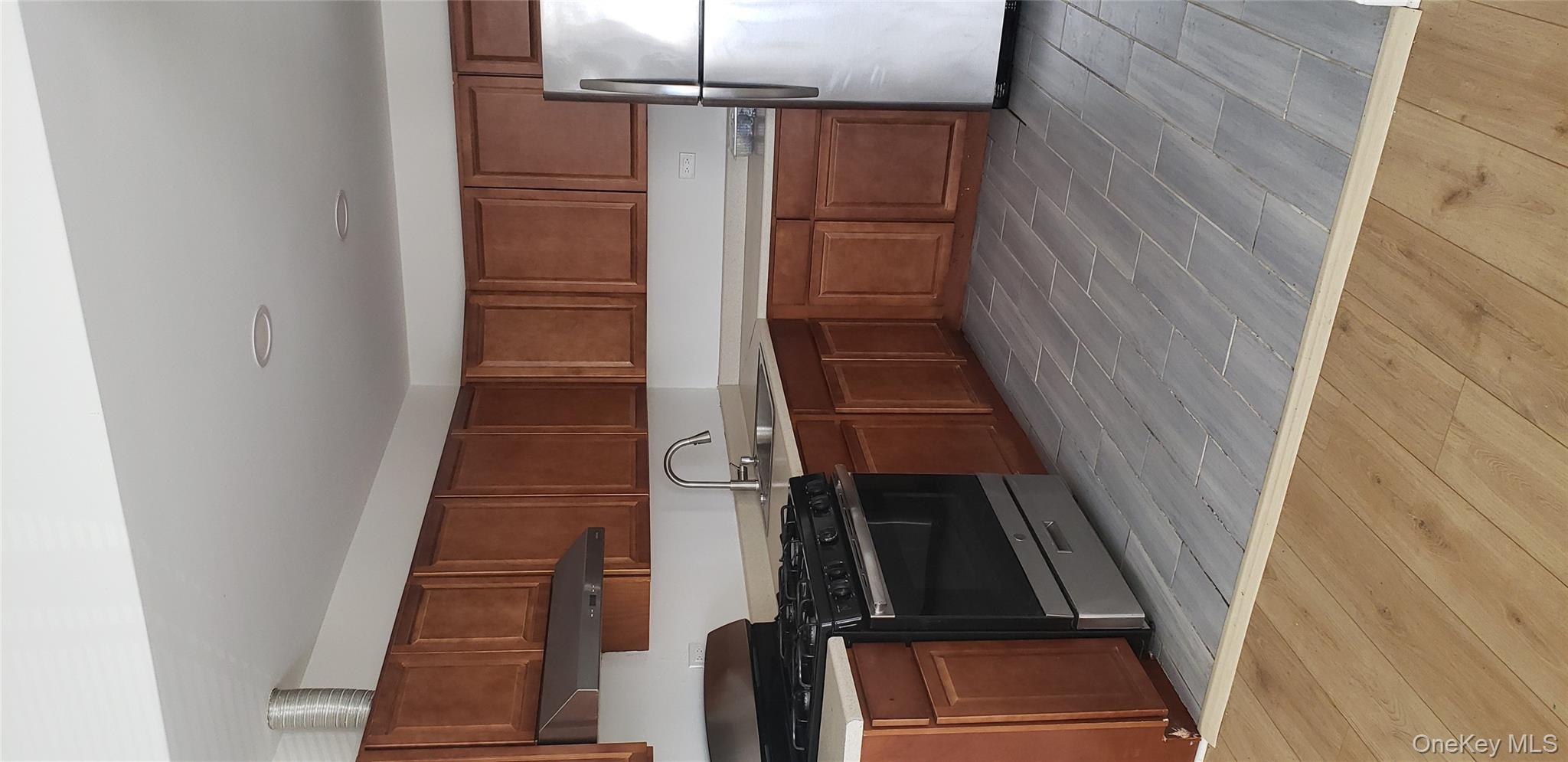 18411 144th Road Property Photo 4