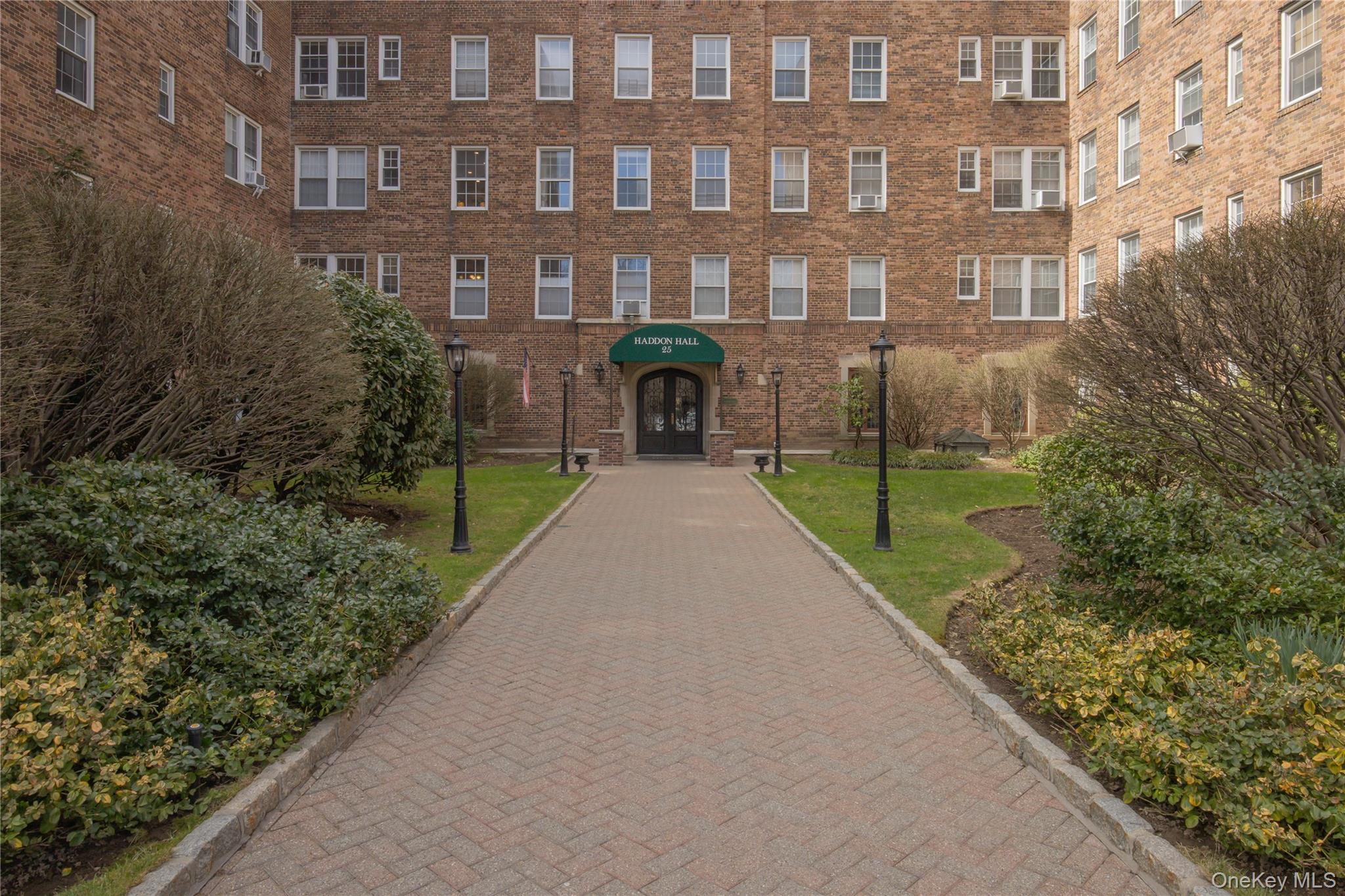 25 Parkview Avenue 2k Property Photo 2