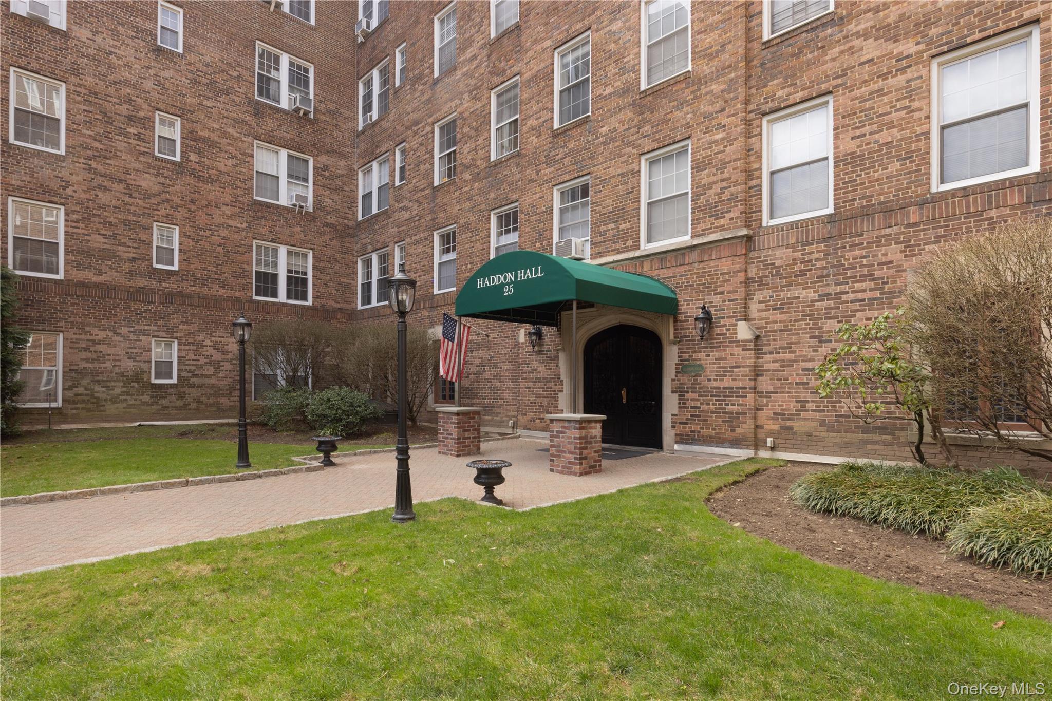 25 Parkview Avenue 2k Property Photo 3