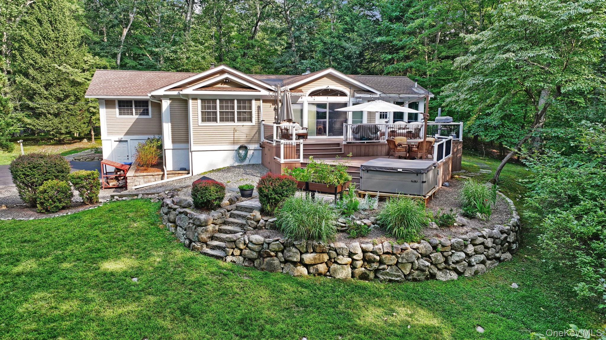 83 Maple Brook Road Property Photo 1