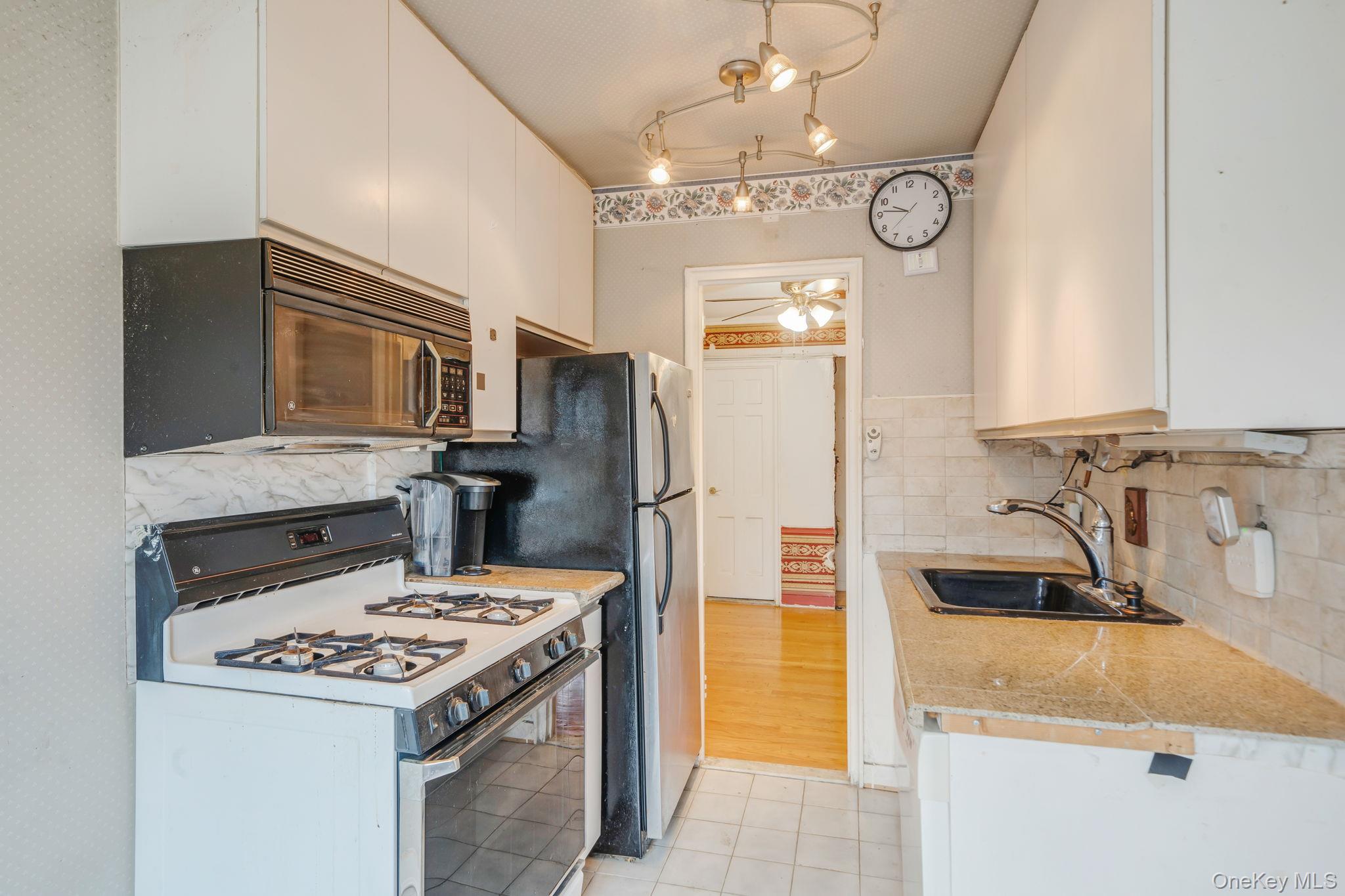 51 Lincoln Avenue D22 Property Photo 21