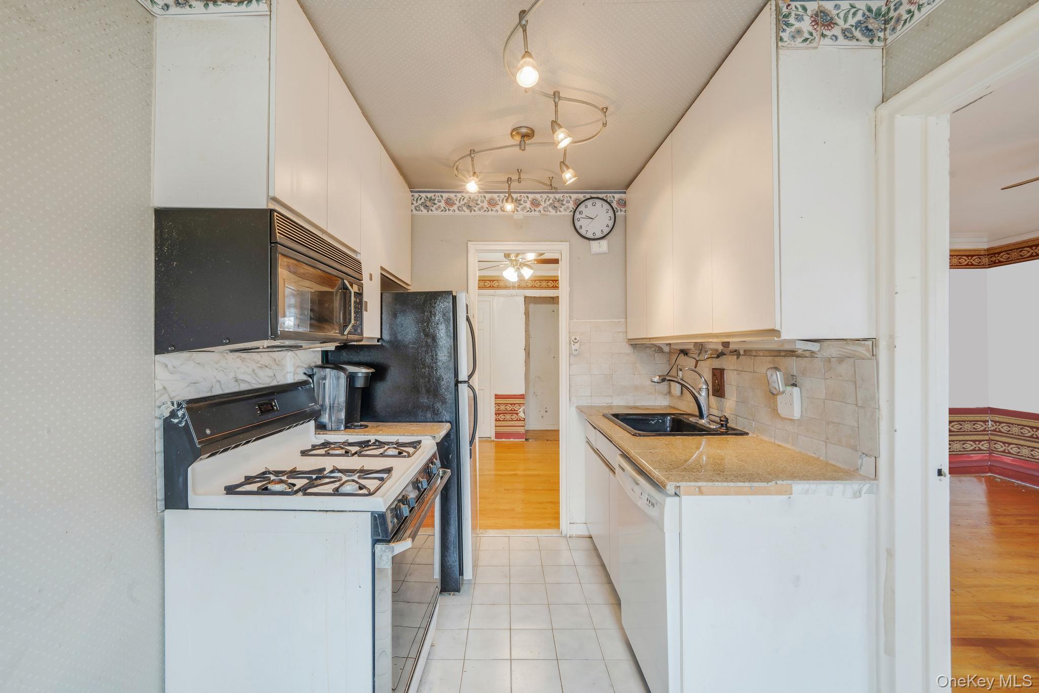 51 Lincoln Avenue D22 Property Photo 22