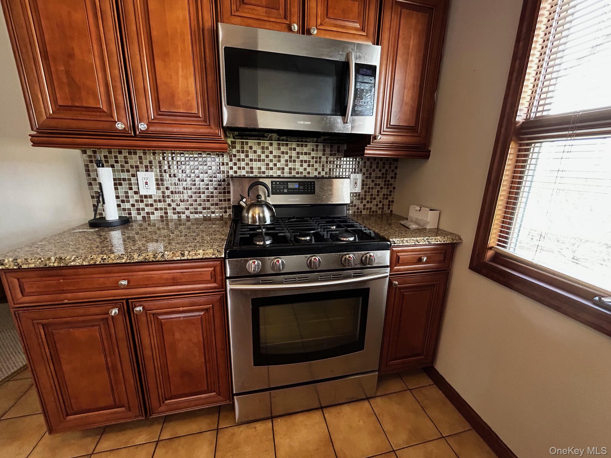 551 Emerson Street Property Photo 4