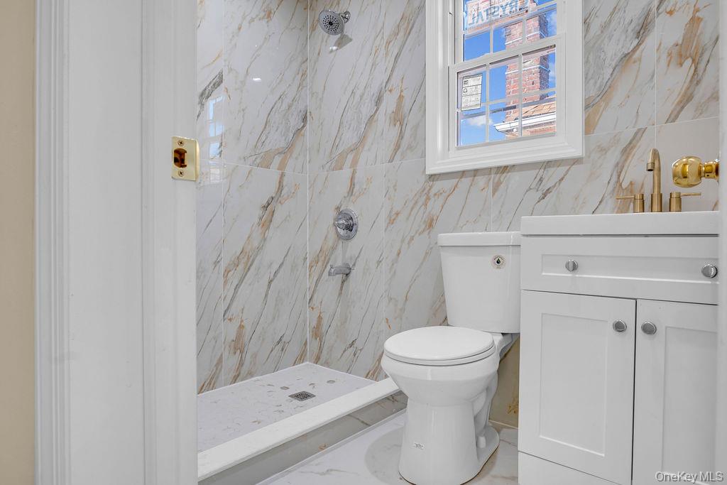 11034 214th Street Property Photo 6