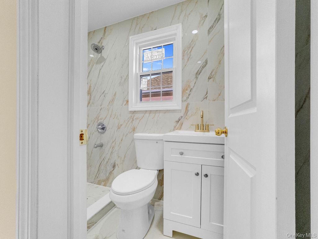 11034 214th Street Property Photo 17