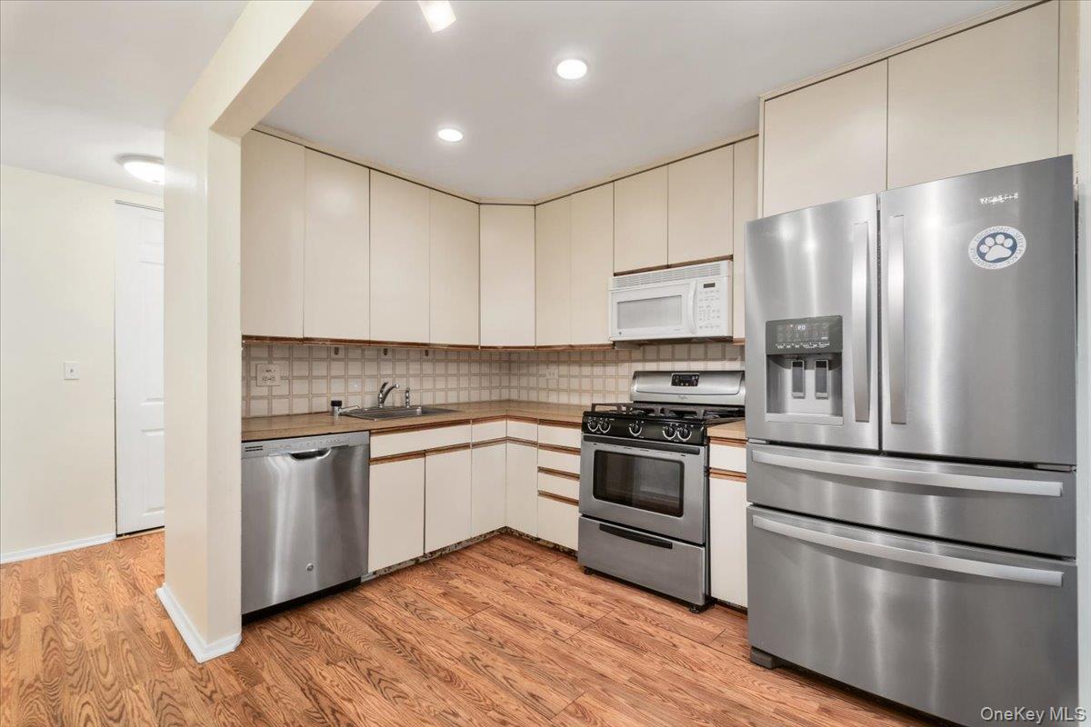 356 Central Park Avenue E10 Property Photo 10