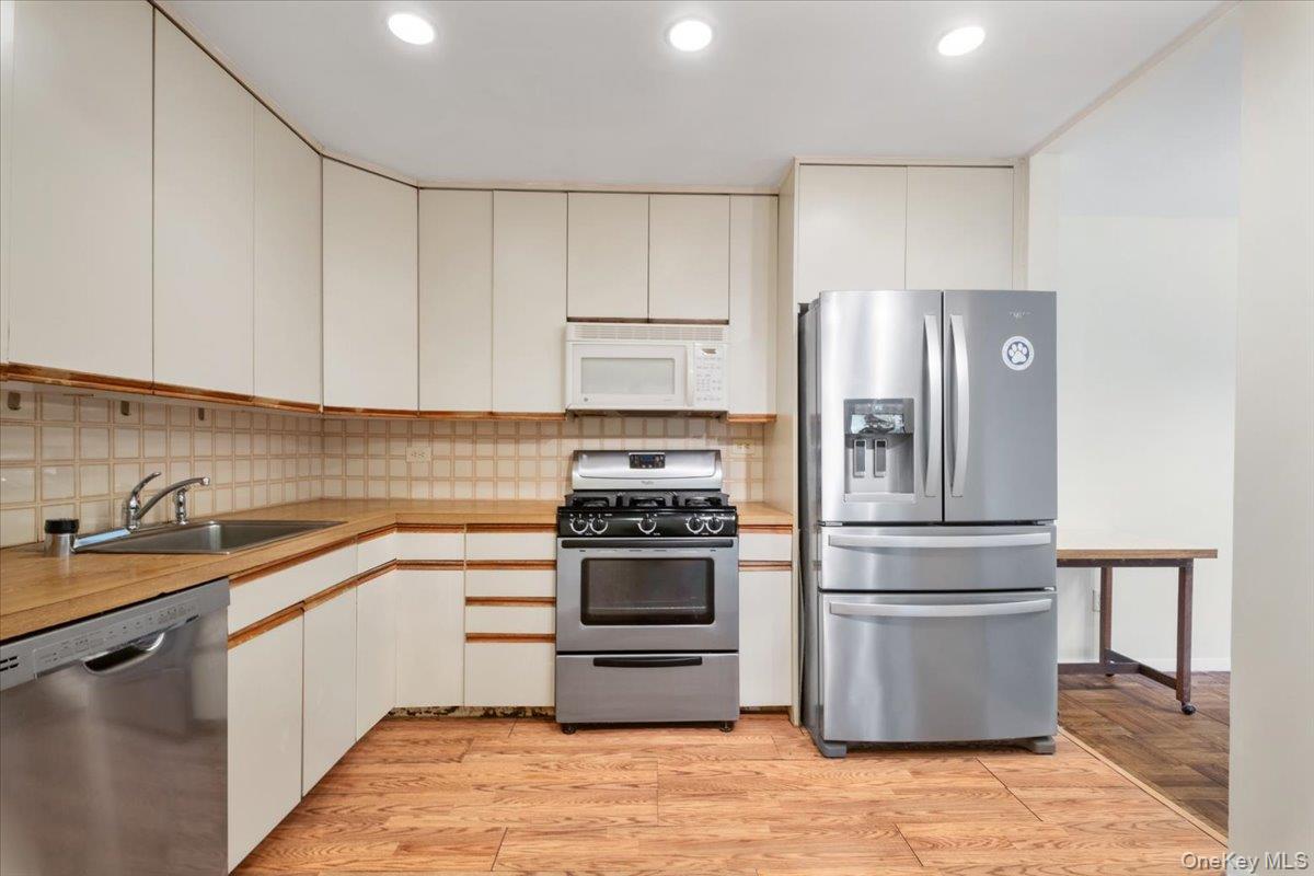 356 Central Park Avenue E10 Property Photo 11