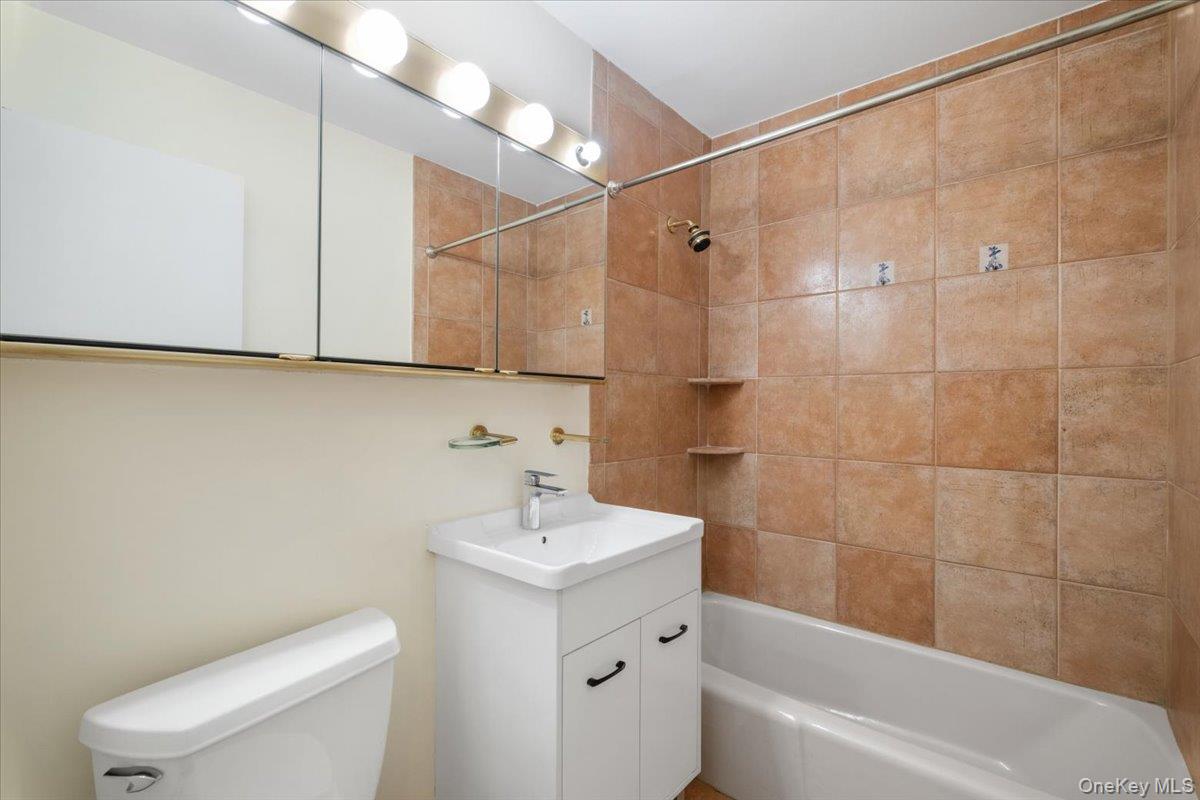 356 Central Park Avenue E10 Property Photo 22