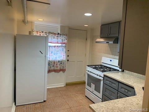 11433 204th Street Property Photo 4