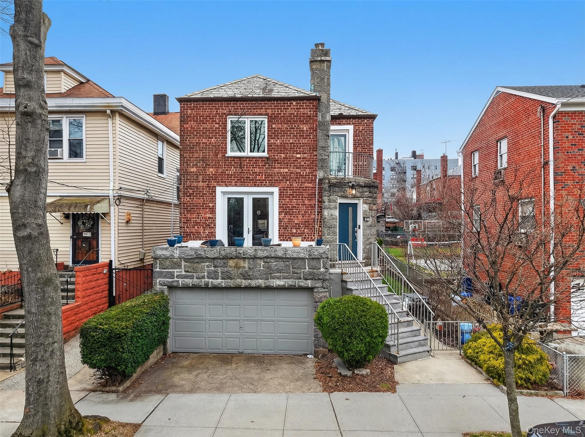 2033 Hering Avenue Property Photo 1