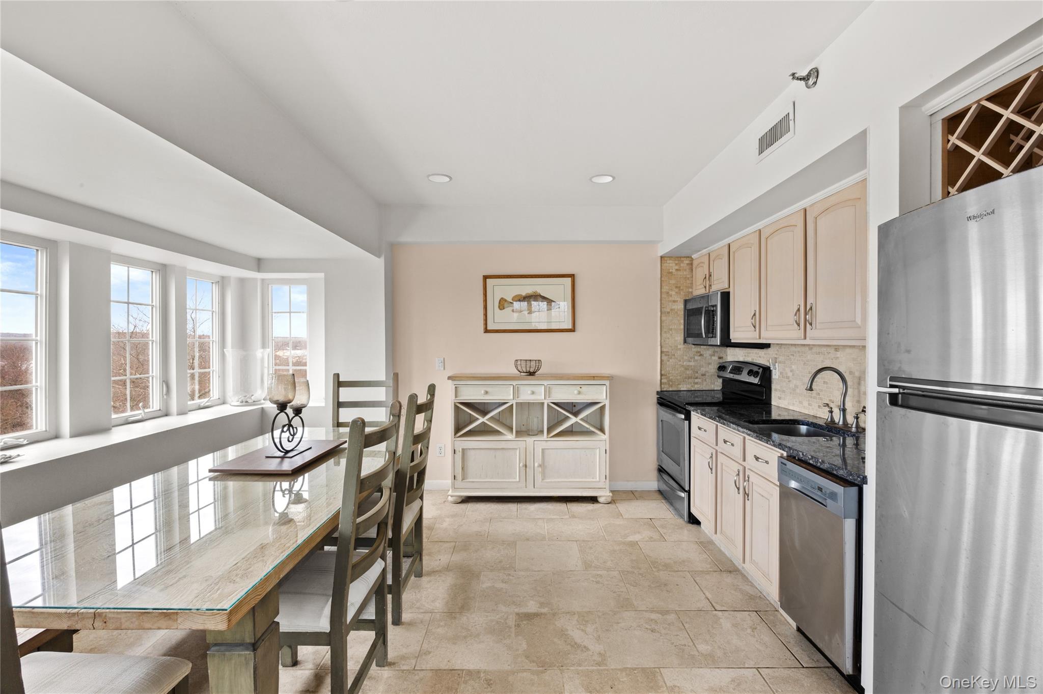 236 Edgemere Street 314 Property Photo 6