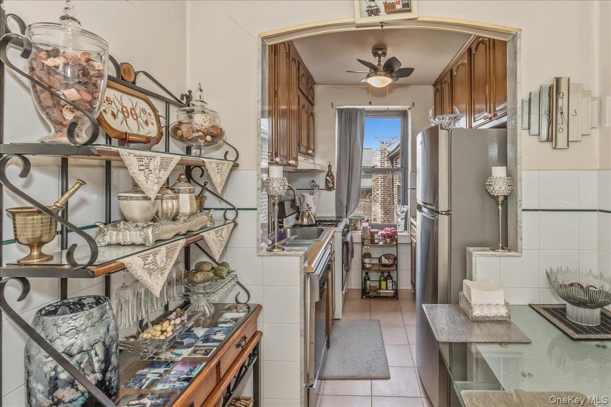 21-36 77th Street Property Photo 7