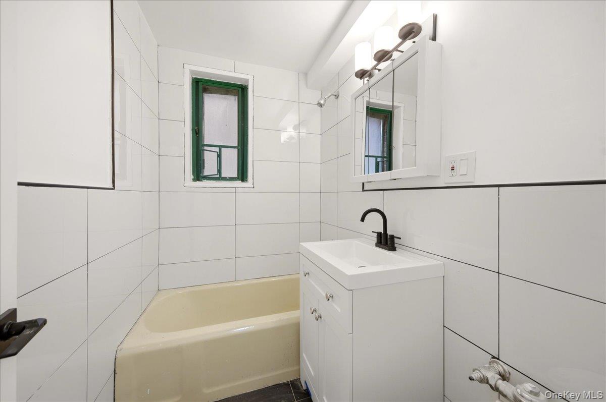 1420 Parkchester Road Mf Property Photo 3