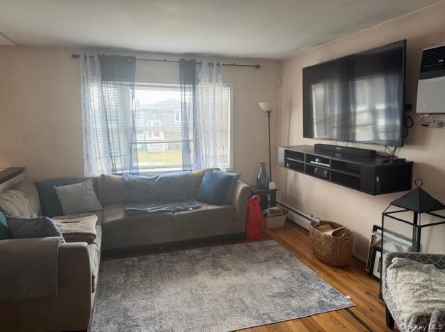 16 W Marine Avenue Property Photo 2