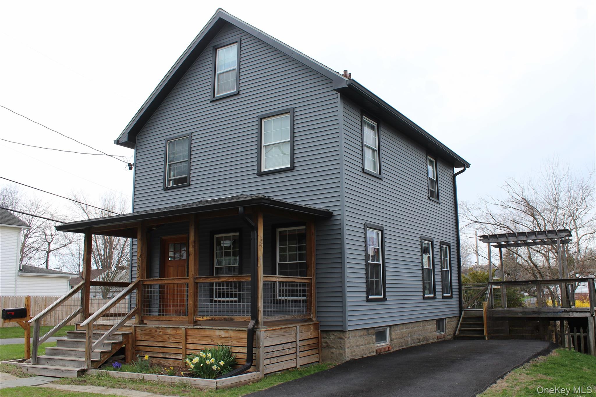 295 Lucas Avenue Property Photo 1