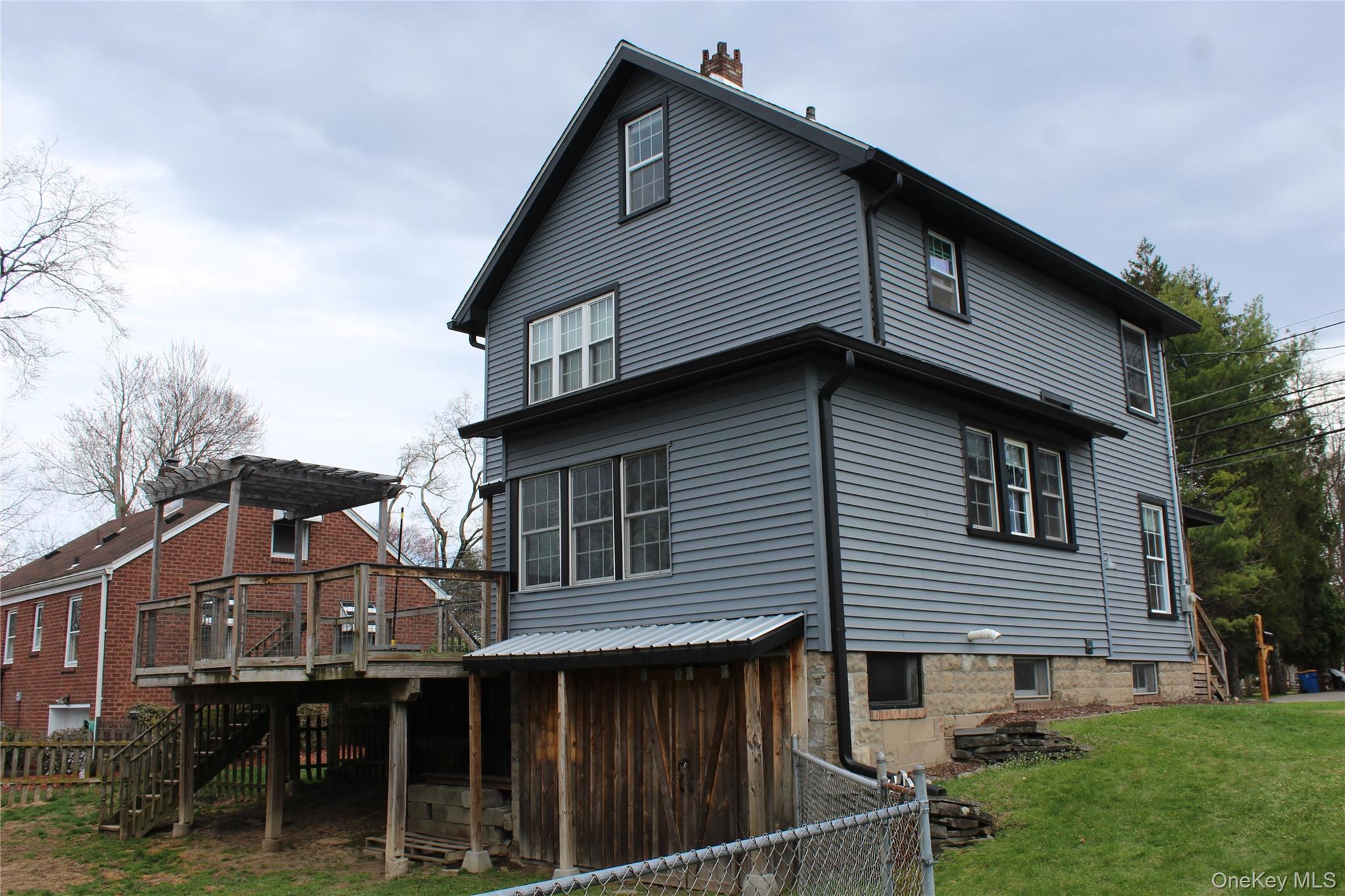 295 Lucas Avenue Property Photo 4