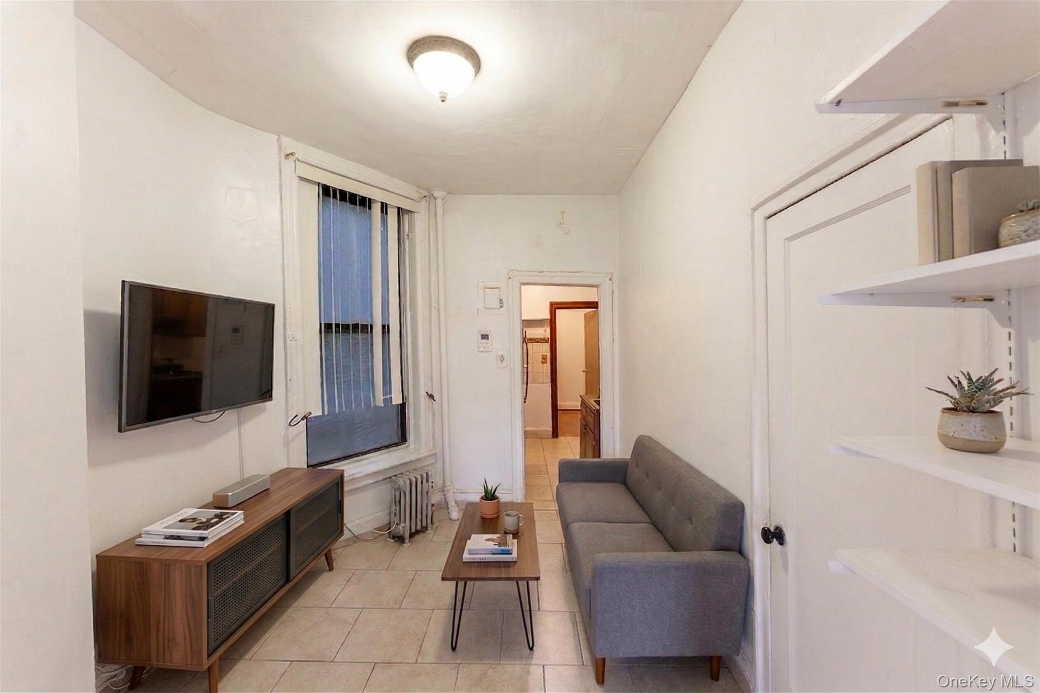 529 E. 12th Street C5 Property Photo 5