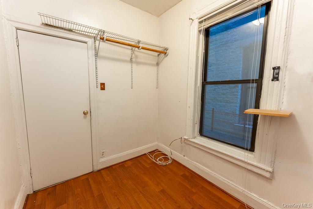 529 E. 12th Street C5 Property Photo 8