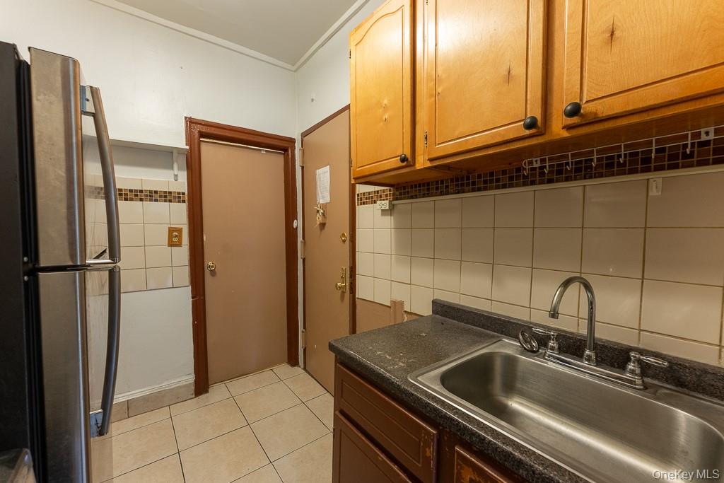 529 E. 12th Street C5 Property Photo 11