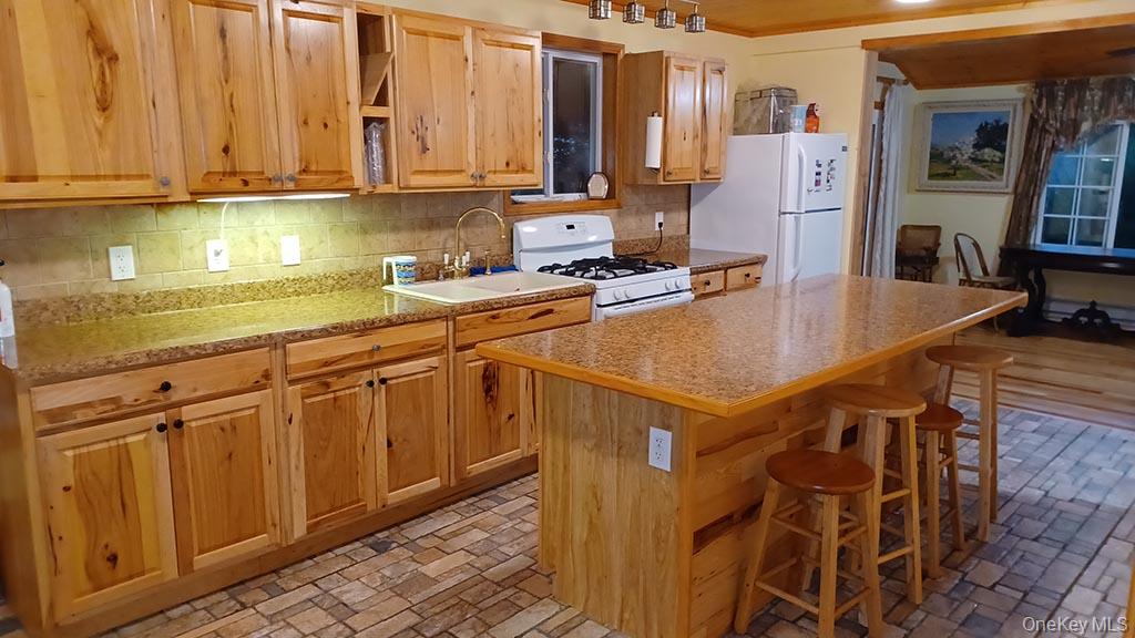 26 Maple Avenue Property Photo 16