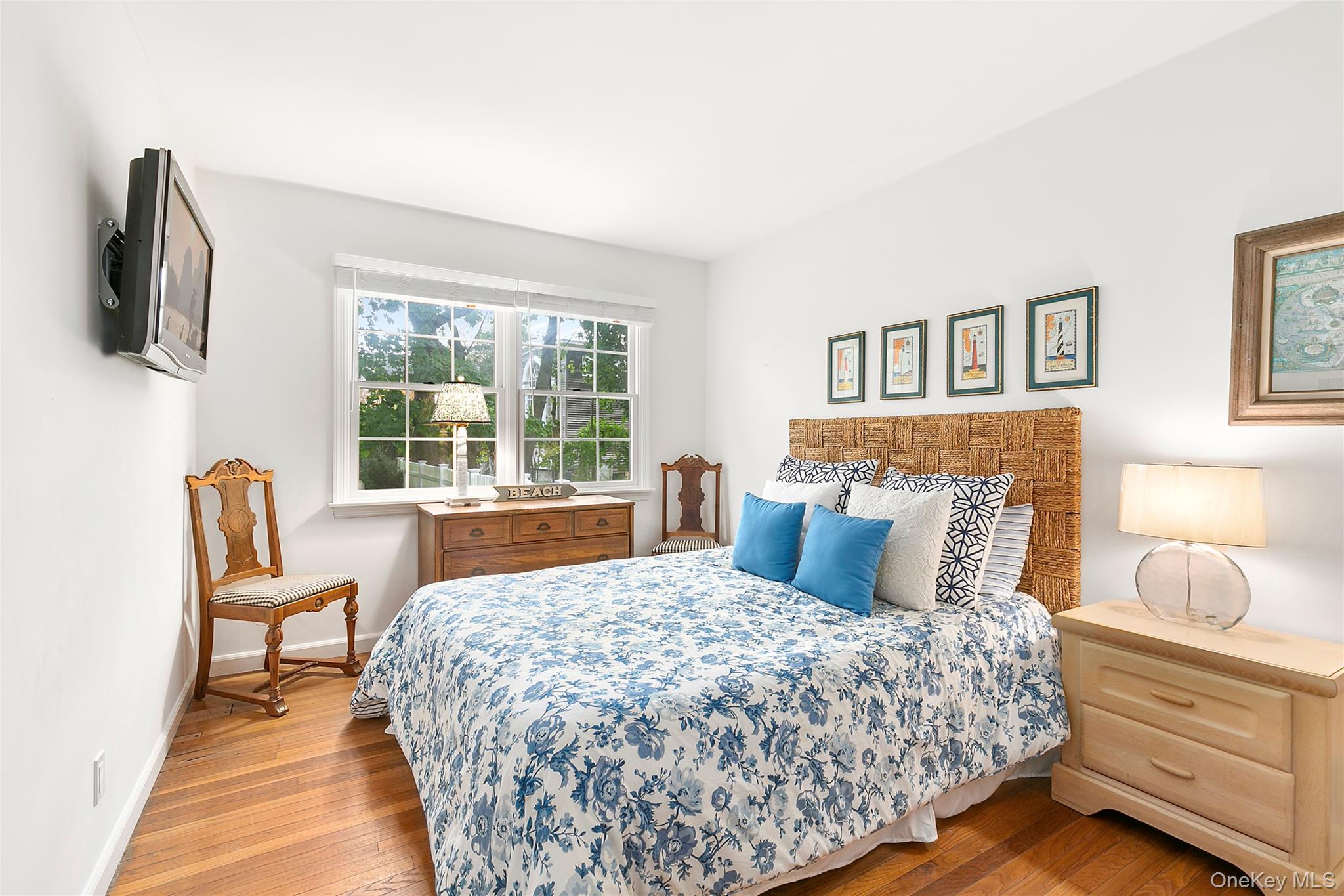 669 Hill Street Property Photo 8