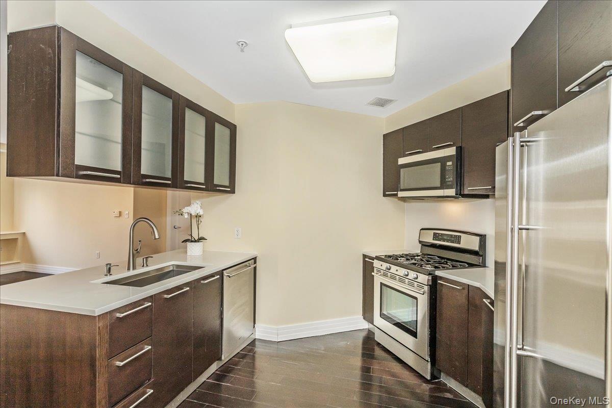 6405 Yellowstone Boulevard 207 Property Photo 6