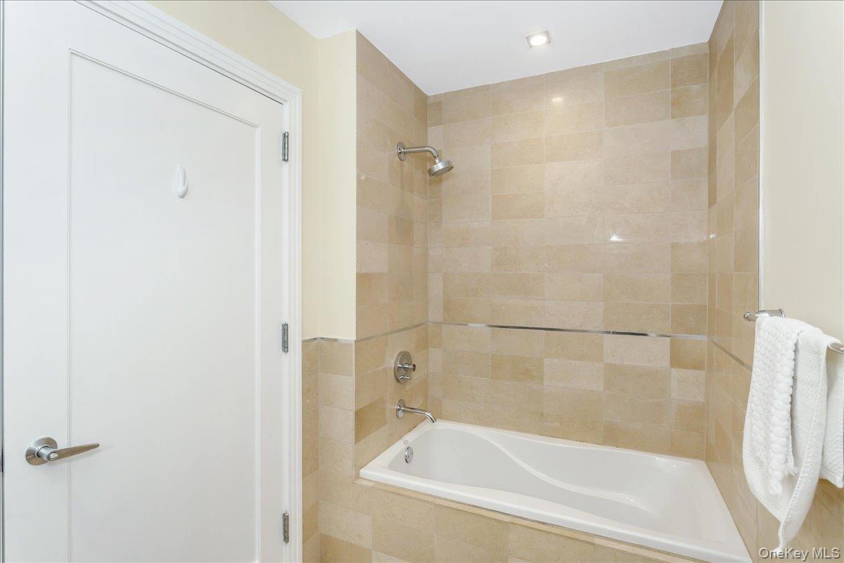 6405 Yellowstone Boulevard 207 Property Photo 14