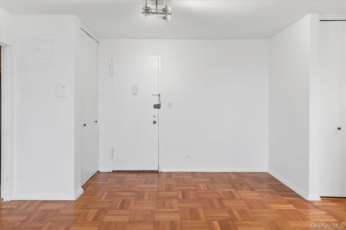3935 Blackstone Avenue 10d Property Photo 11