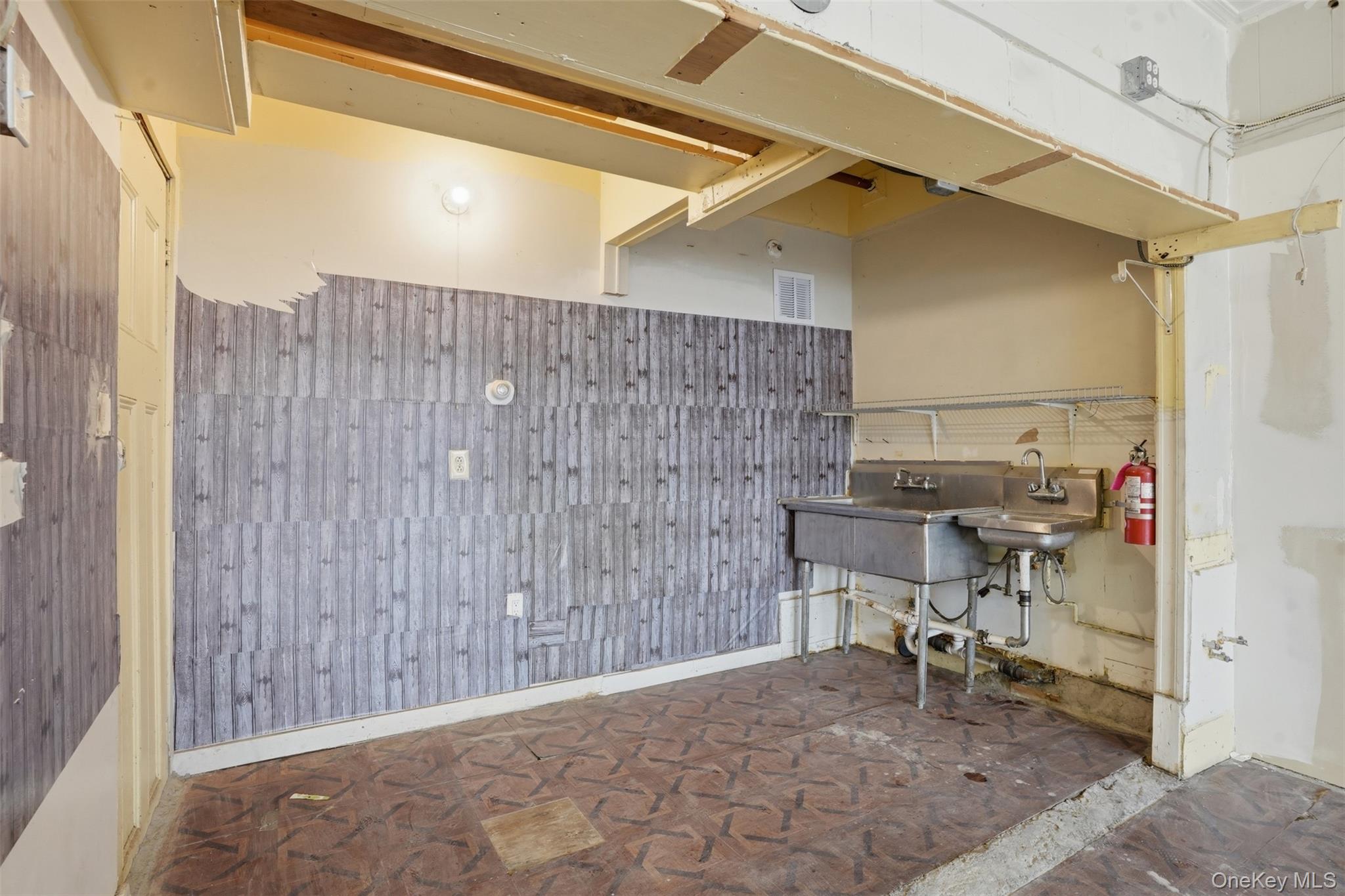 364 North Street Property Photo 22