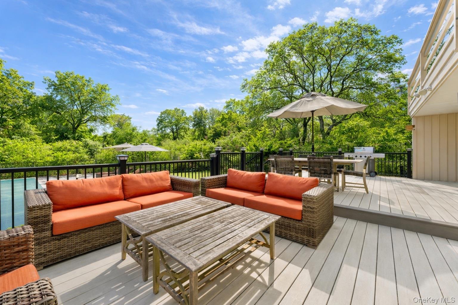 785 The Strand Property Photo 4