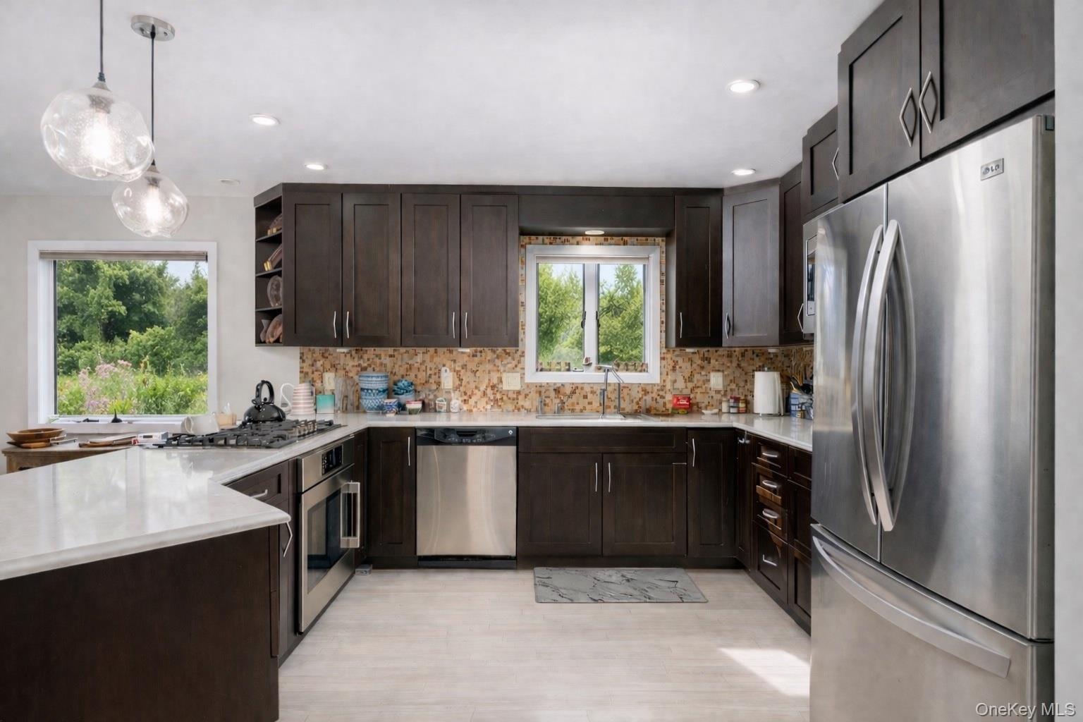 785 The Strand Property Photo 8