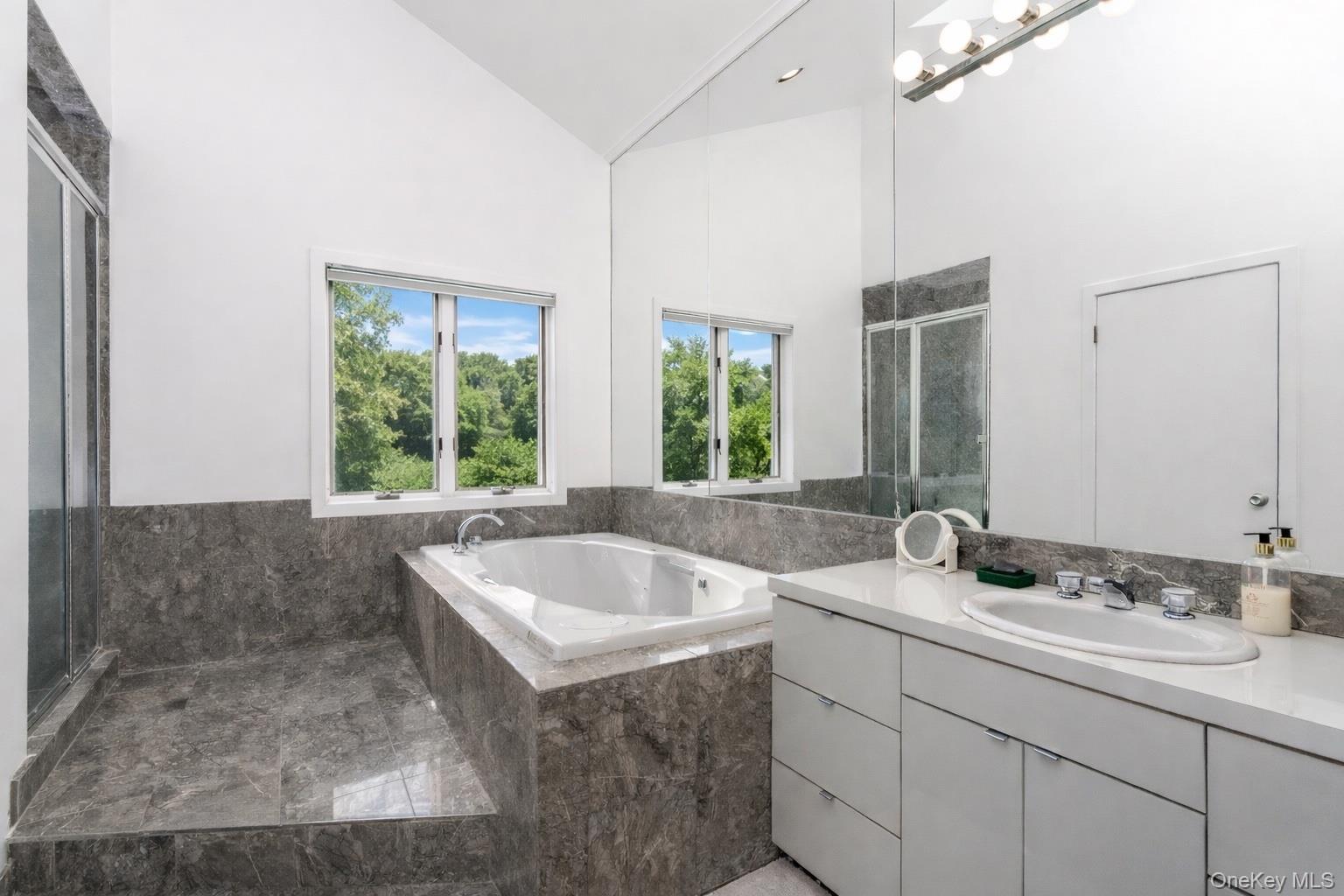 785 The Strand Property Photo 11