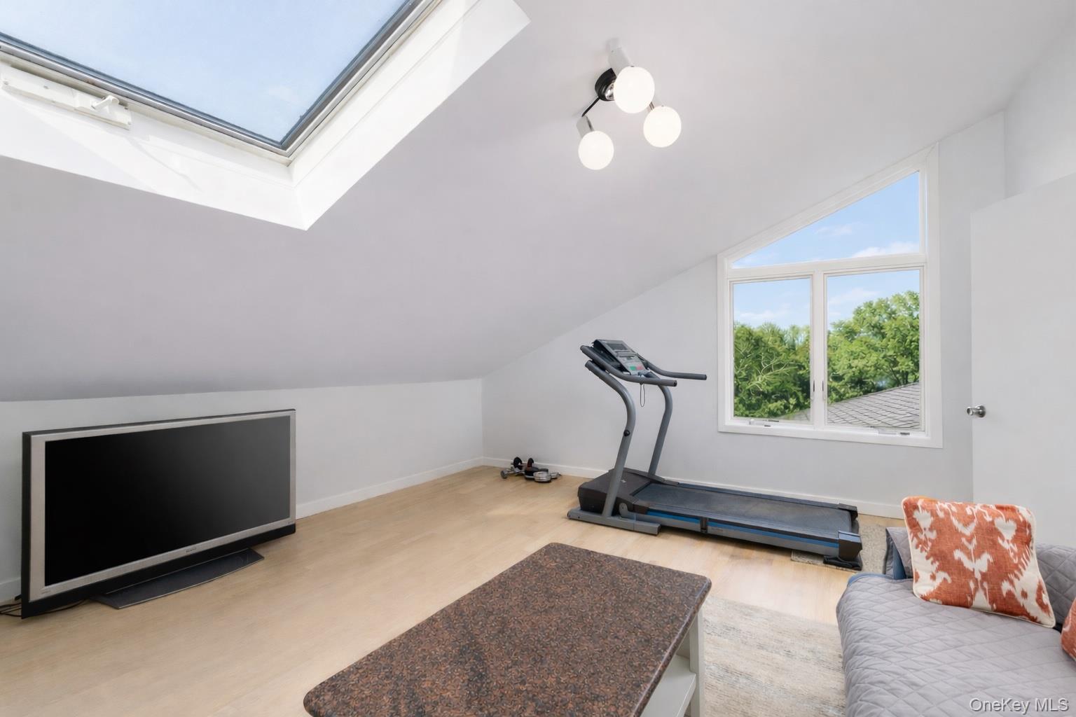 785 The Strand Property Photo 13