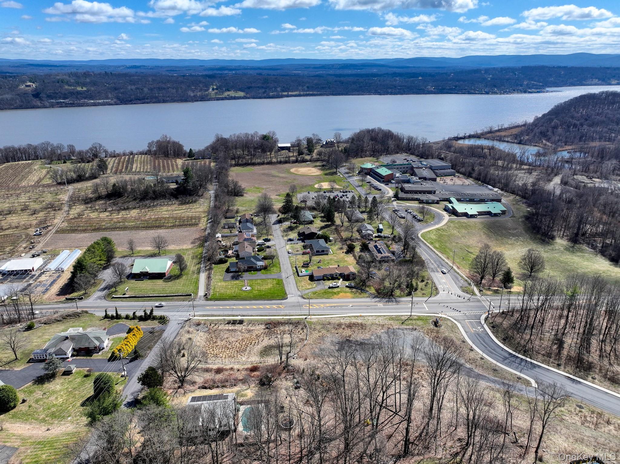 Route 9w Property Photo 3