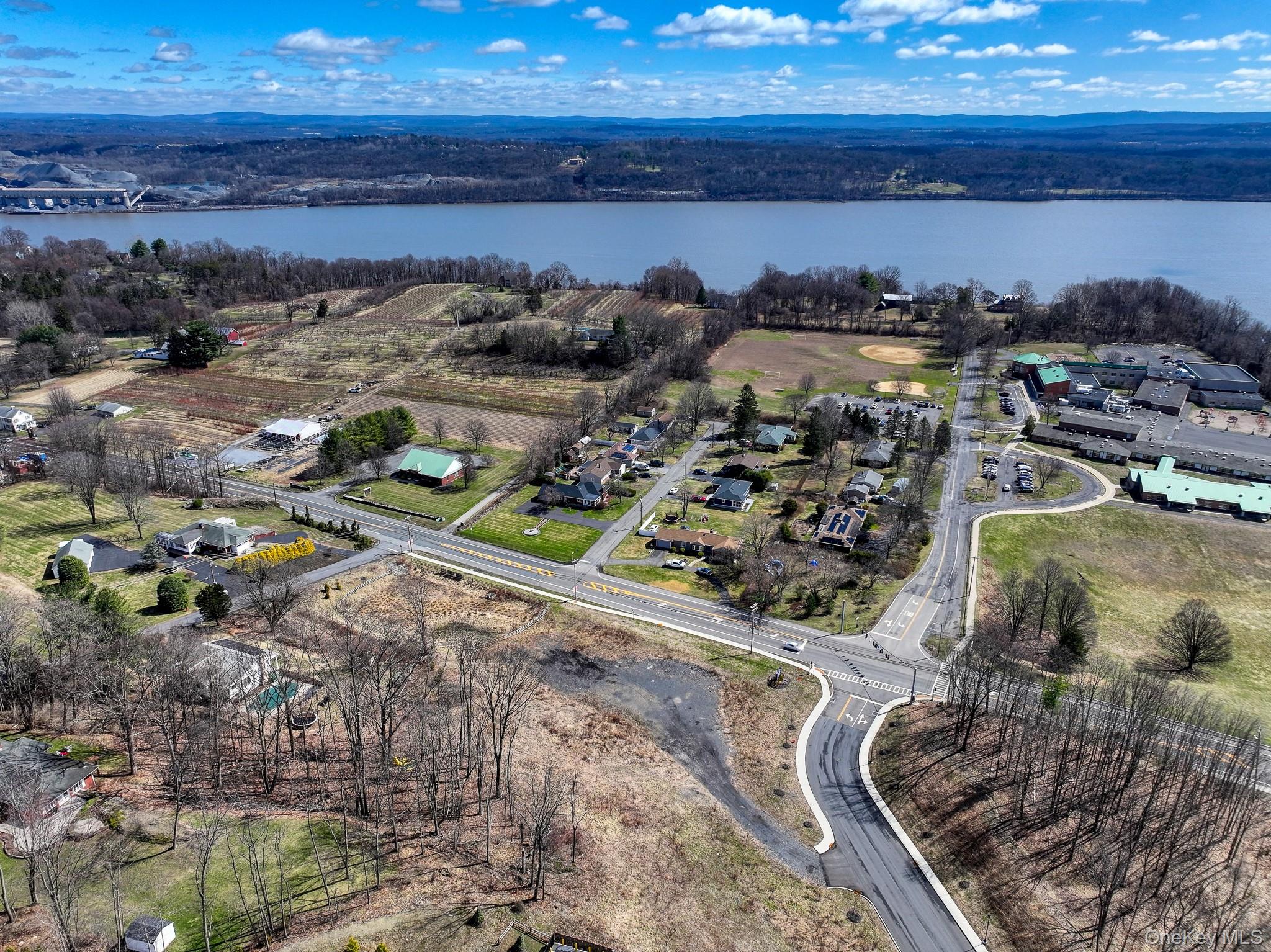 Route 9w Property Photo 6