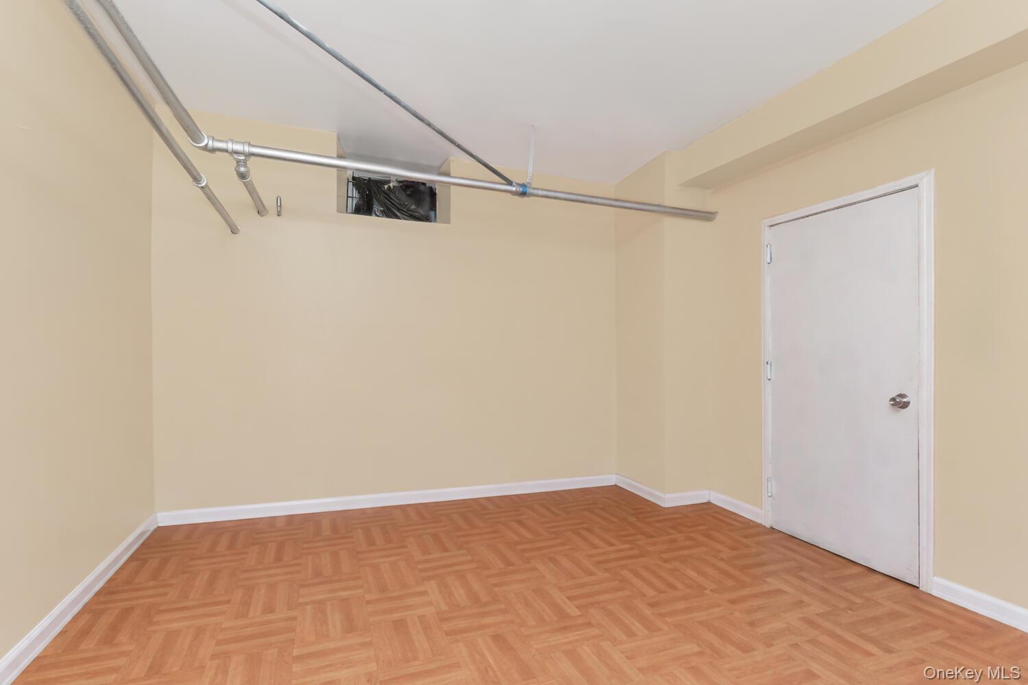 210 W 179th Street Property Photo 22