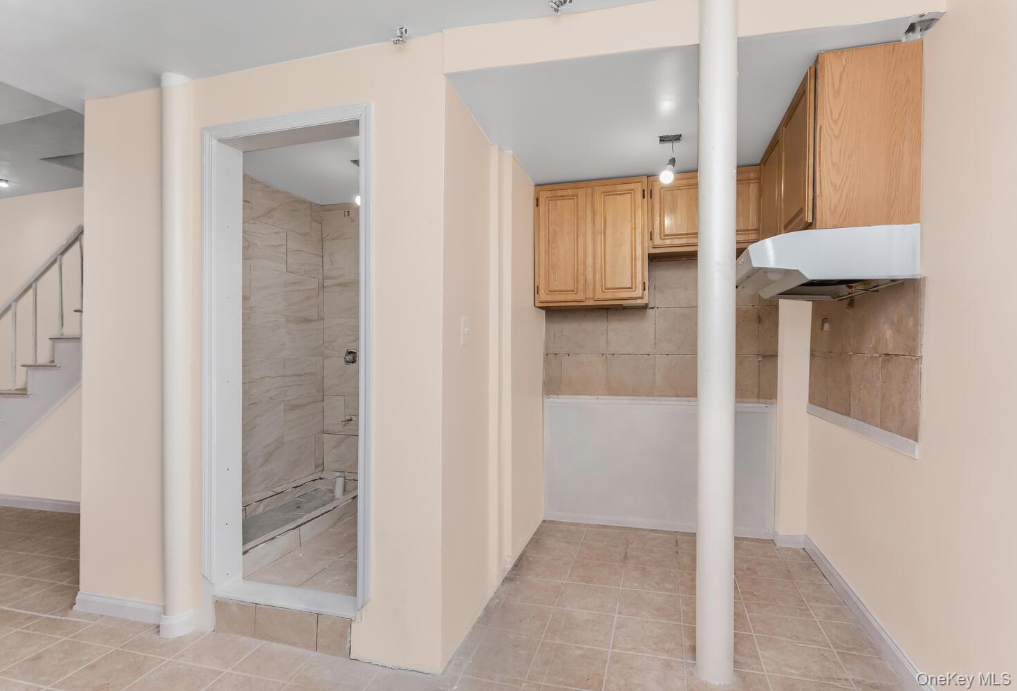210 W 179th Street Property Photo 23