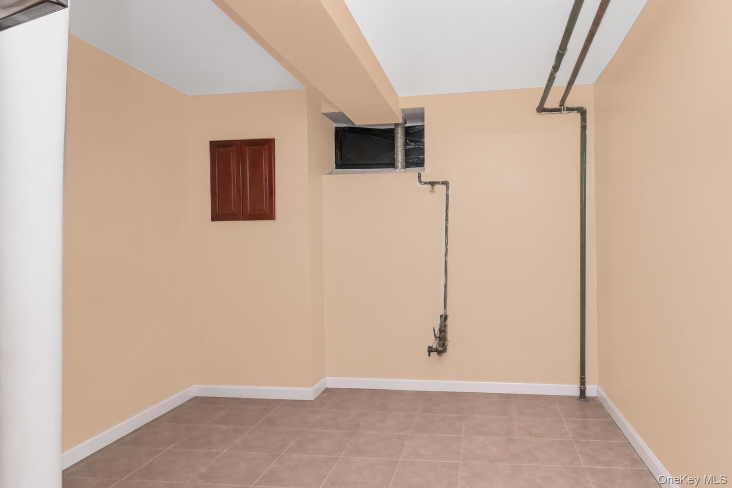 210 W 179th Street Property Photo 26