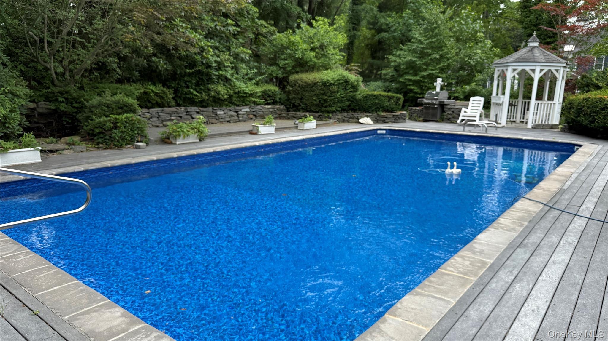 2 Three Pond Road Property Photo 27
