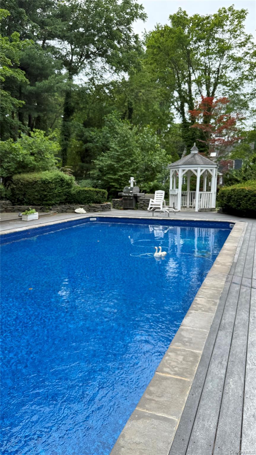 2 Three Pond Road Property Photo 28
