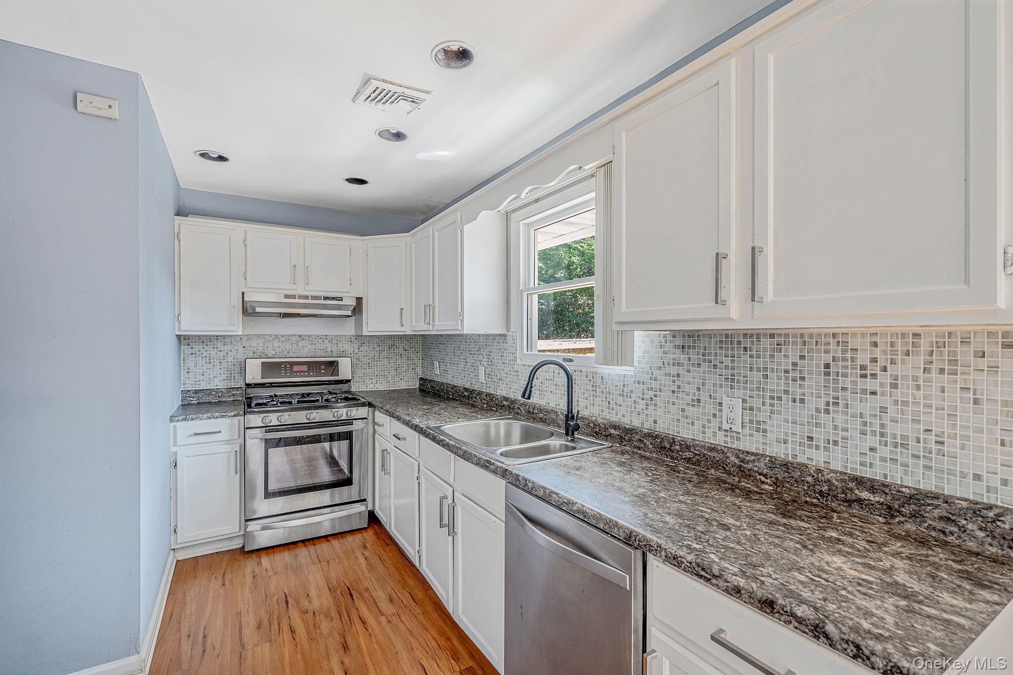 2 Buchanan Avenue Property Photo 41