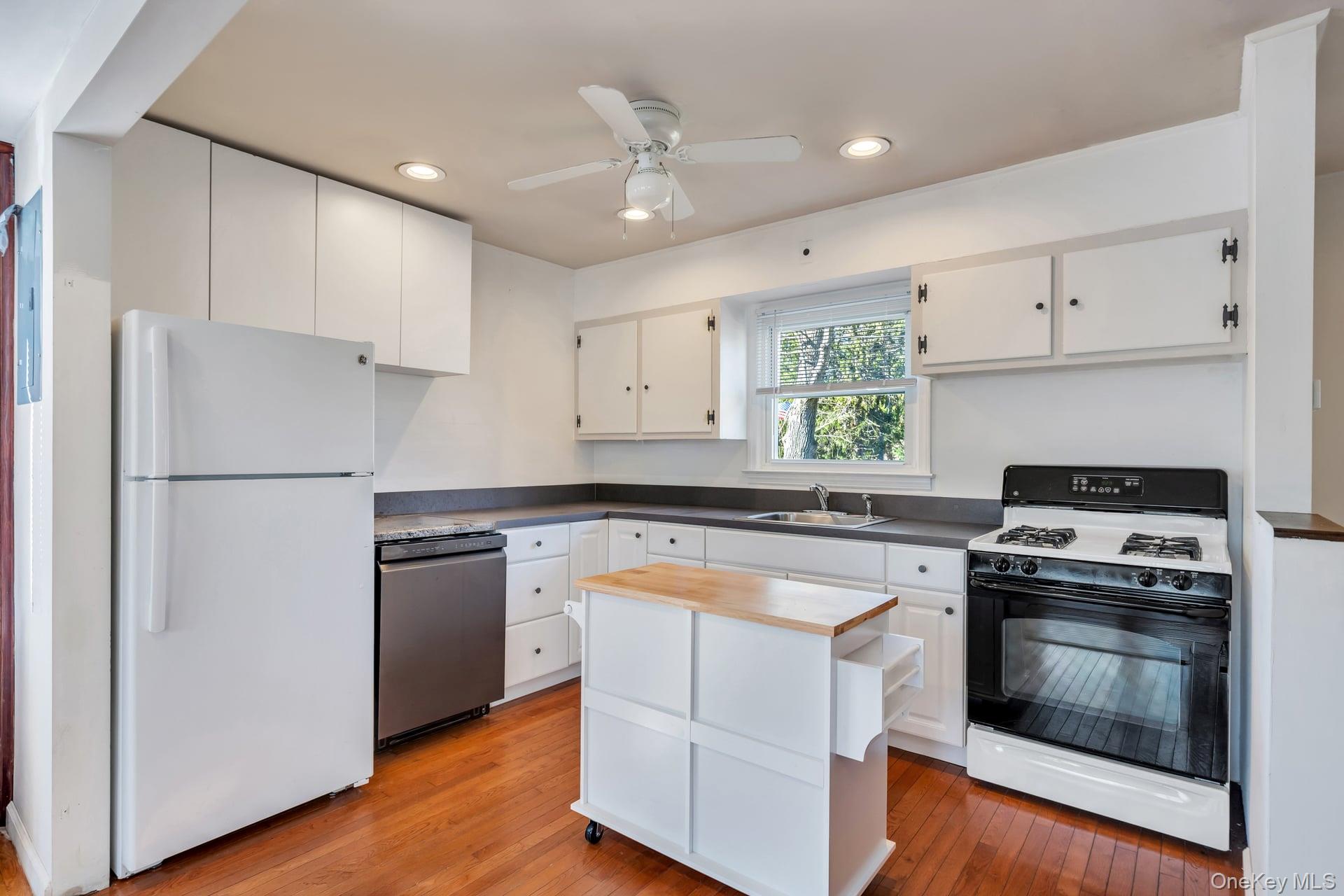 20 Willyn Road Property Photo 18