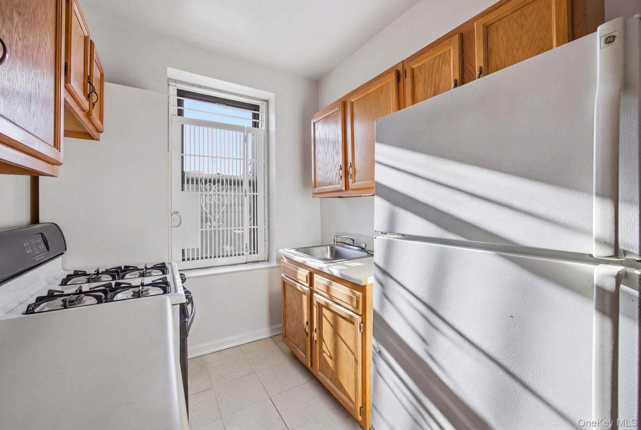 37-16 83rd Street 3f Property Photo 7