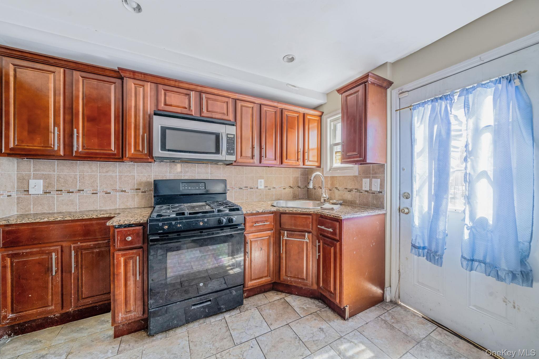 15050 Foch Boulevard Property Photo 7